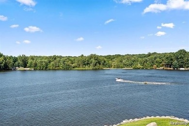Fabulous, private (no public access) 173' frontage on all Sports - photo 19