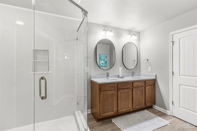 Welcome to this beautifully maintained 4-bedroom, 2.5 -bath home - photo 24