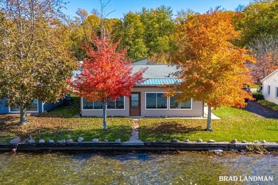 Lovingly cared for Gun Lake cottage on Robbins Bay, offering - photo 29