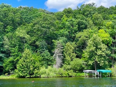 Fabulous, private (no public access) 173' frontage on all Sports - photo 29