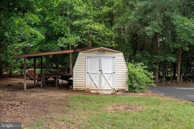 Welcome to this like-new, beautifully renovated water-access - photo 30