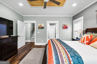 This beautifully maintained Craftsman-style home offers the best - photo 31
