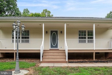 Welcome to this like-new, beautifully renovated water-access - photo 31