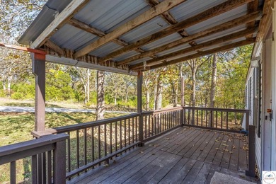 Escape to the peace and tranquility of this charming 3-bedroom - photo 6