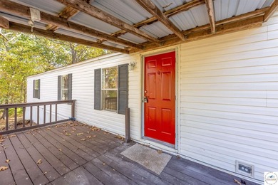 Escape to the peace and tranquility of this charming 3-bedroom - photo 7