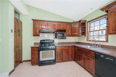 Introducing a semi-detached single-family home, conveniently - photo 9