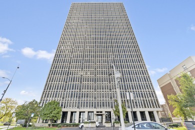 Lake Condo For Sale in Chicago, Illinois