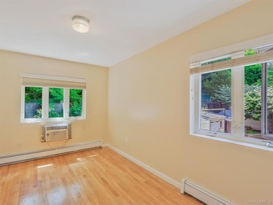 3 Family building for sale in prime Jamaica Estates with 2 - photo 4
