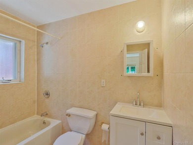 3 Family building for sale in prime Jamaica Estates with 2 - photo 6