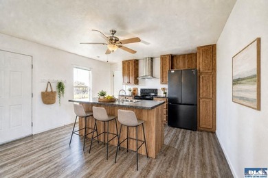 Enjoy the mountain views from this easy-living 2015 single-wide - photo 11