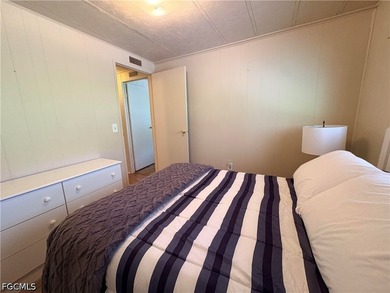 2-bedroom, 2-bath manufactured home in the desirable 55+ - photo 18