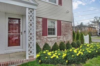DEFINING MODERN LUXURY LIVING IN MANHASSET The most beautiful - photo 2