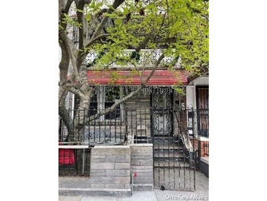 Rare development opportunity in the Bronx! Situated on a 40x100 - photo 1