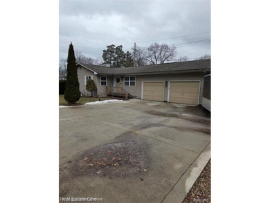 Long Lake - Lake Orion Home Active Under Contract in Lake Orion Michigan