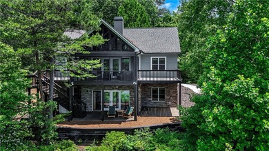 Lake Life can be yours in this 4 Bedroom and 3 Bath Lake Home - photo 1