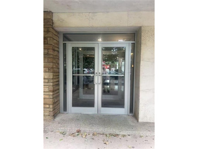 Welcome to this well-maintained 1-bedroom, 1-bath elevator co-op - photo 3