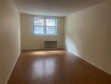 Welcome to this well-maintained 1-bedroom, 1-bath elevator co-op - photo 8