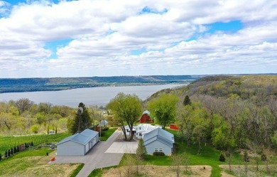 This Twin Bluff property is a rare ridgetop retreat overlooking - photo 2