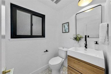 Beautifully remodeled 5-bedroom home with a sought-after - photo 20