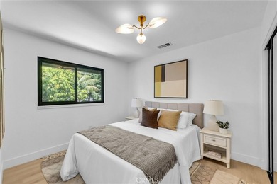 Beautifully remodeled 5-bedroom home with a sought-after - photo 28