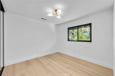 Beautifully remodeled 5-bedroom home with a sought-after - photo 31
