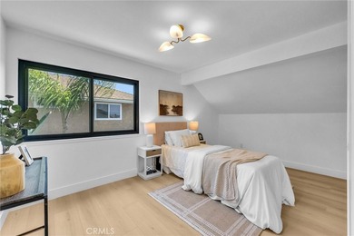 Beautifully remodeled 5-bedroom home with a sought-after - photo 36