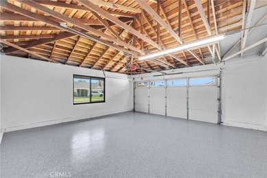 Beautifully remodeled 5-bedroom home with a sought-after - photo 39