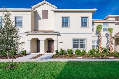 Lake Townhome/Townhouse For Sale in Kissimmee, Florida