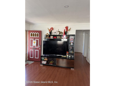 BEAUTIFUL DETACHED SINGLE-FAMILY HOME LOCATED IN THE HIGHLY - photo 5