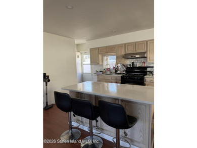 BEAUTIFUL DETACHED SINGLE-FAMILY HOME LOCATED IN THE HIGHLY - photo 8