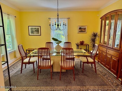 Beautifully designed for one level living and both pristine and - photo 12