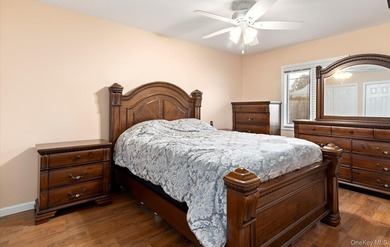 Welcome to 40 Southridge Drive, Glen Cove, NY, a cozy, bright - photo 14
