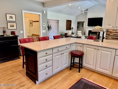 Beautifully designed for one level living and both pristine and - photo 15