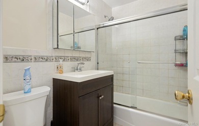 Welcome to 40 Southridge Drive, Glen Cove, NY, a cozy, bright - photo 15