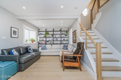 Stunning 4-bedroom, 3-bath Colonial located in highly desirable - photo 4