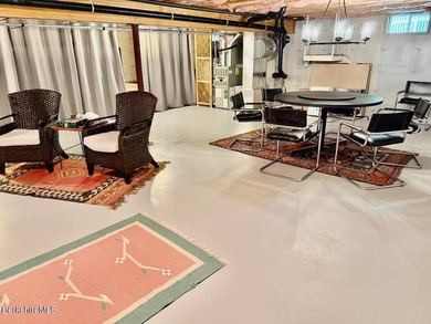 Beautifully designed for one level living and both pristine and - photo 26