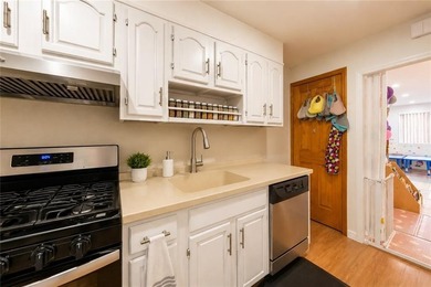 Rare investment opportunity in highly desirable Gravesend - photo 8