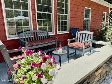Beautifully designed for one level living and both pristine and - photo 34