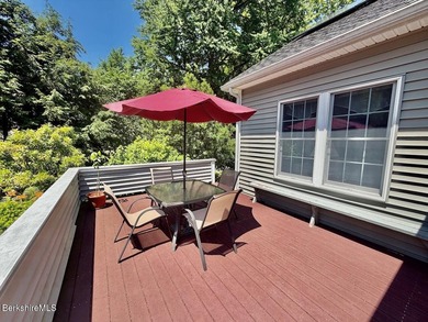 Beautifully designed for one level living and both pristine and - photo 41