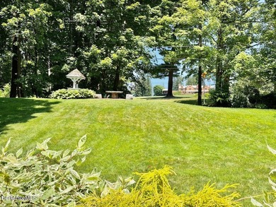 Beautifully designed for one level living and both pristine and - photo 44