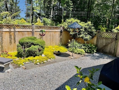 Beautifully designed for one level living and both pristine and - photo 49