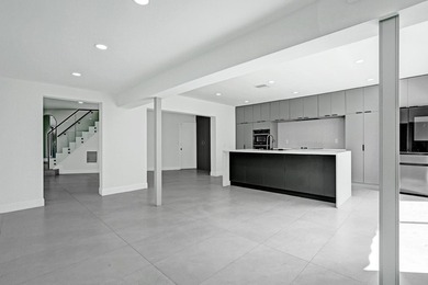 New roof, updated electrical and plumbing, a gourmet kitchen - photo 3