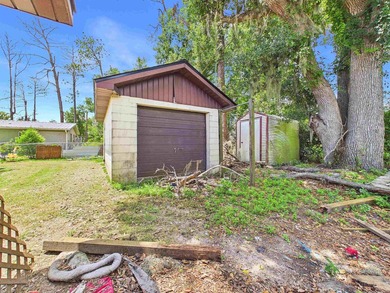 Opportunity is knocking! This solid brick ranch-style home sits - photo 8