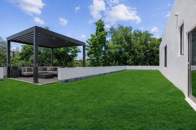 Exceptional new construction on a sprawling 30,884 SF corner lot - photo 21