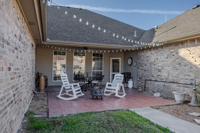 This spectacular brick home has style & comfort! Granite - photo 25
