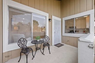 This stunning upstairs townhouse-style condo offers the perfect - photo 26