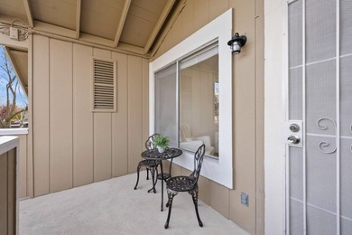 This stunning upstairs townhouse-style condo offers the perfect - photo 27