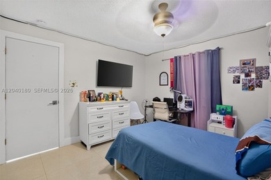This Completely Renovated Beautiful 3-bedroom, 2-bath - photo 31