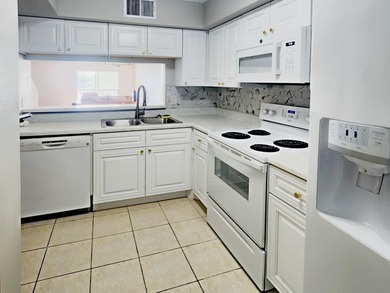 Move Right In! Experience breathtaking Hillsborough River views - photo 6