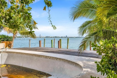 A Rare Wide Bay Waterfront Property and opportunity to acquire a - photo 2